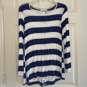 Lightweight long sleeve tunic